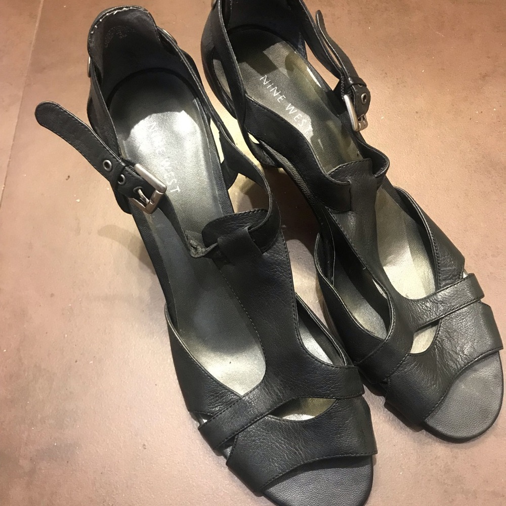 NINE WEST
